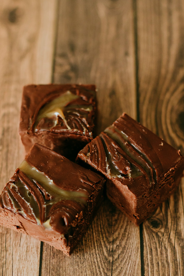 chocolate caramel cheesecake flavored fudge